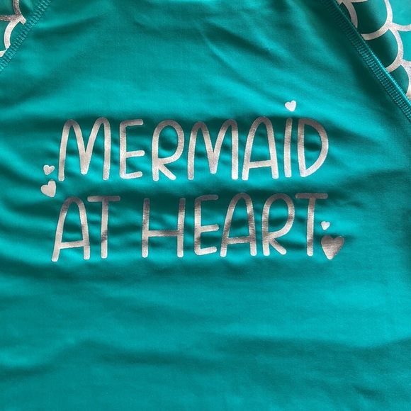 Girls long sleeve swim shirt - size M (7/8) - NWT - Picture 2 of 3